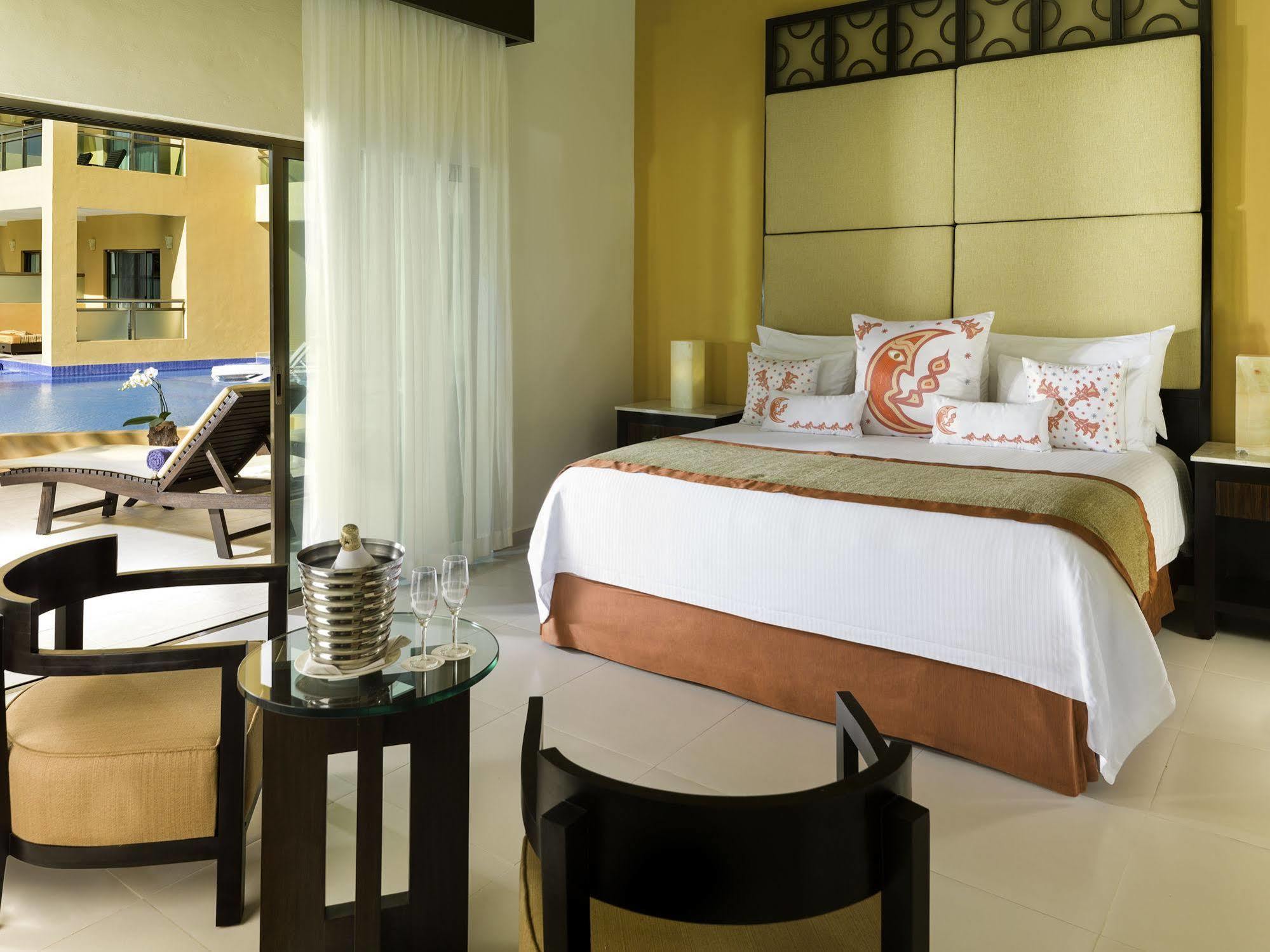 El Dorado Seaside Suites Catamaran, Cenote & More Inclusive (Adults Only) Xpu Ha Exterior photo